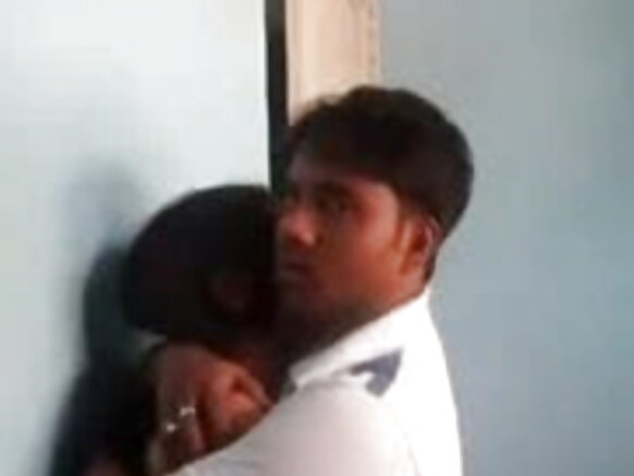 Ɓiɗɗo debbo indiyanke ina weltii e natal sexy e ɗemngal angele new indian