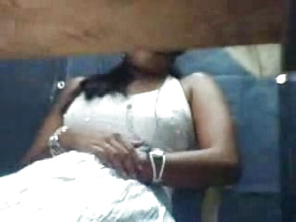 Hot indian debbo auto sex blue kamera am masturbation e yeeso kamera