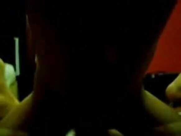 Hot indian girl hollitii ɓanndu mum ɓuuɓndu haa keerol e nder video sexy weltaare e gorko mum indian.