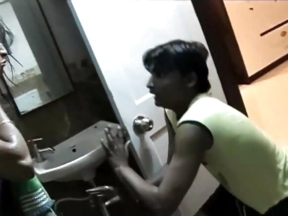 sexy sexy bath chick spying on ducha sexy hindi film show
