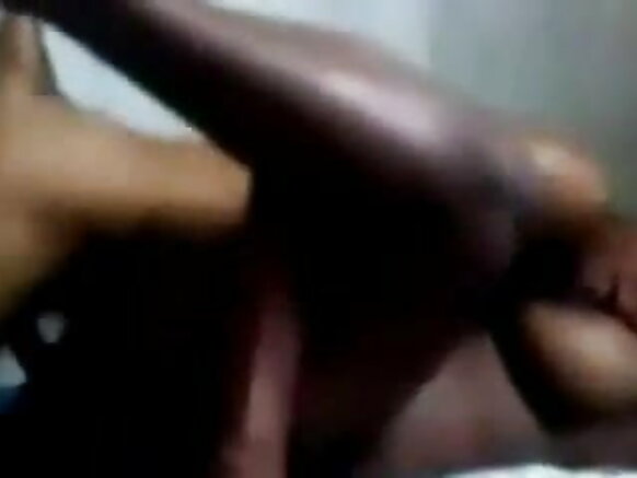 Aunty mawɗo kosam fucked e juutɗo sexy cock e hindi
