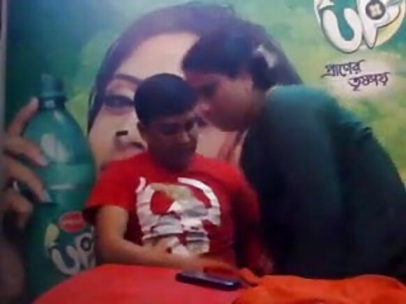 Desi jommbaajo ina waawi ƴattaade desi preeti jinto sexy ƴattaade