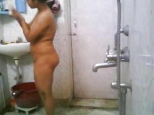 Ɓiɗɗo debbo jaaɓi haaɗtirde leydi Indiya ina ɓuuɓna filmo timmuɗo sexy e nder albergue
