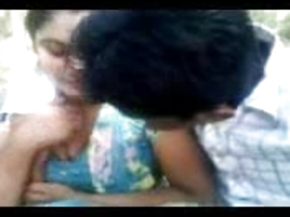 Adarsh ​​jaaɓi haaɗtirde Daka Bangla Bhojpuri Sexy Adarsh ​​Desh
