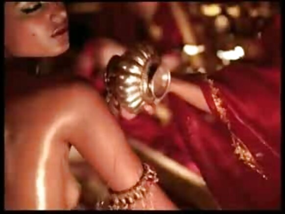 Bojel indiyanke holliri filmo sexy ngam ma, indiyanke