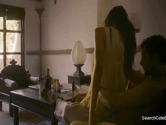 Freida pinto - filmuuji sexy e hot trishna