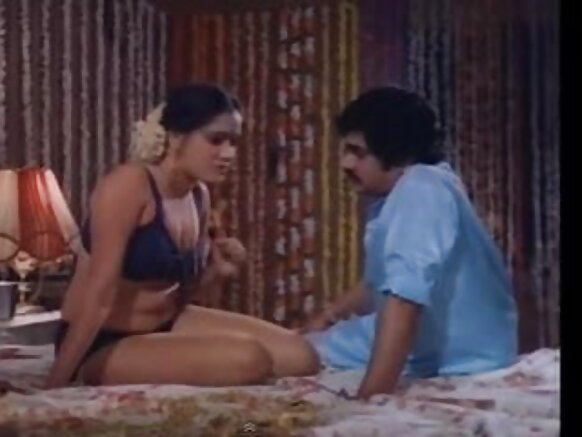 Jayarekha ɓuri yiyeede ko filmo sexy timmuɗo