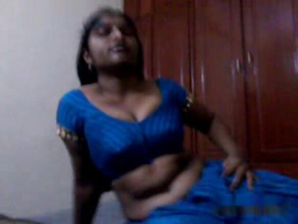 Andhra aunty hollitii ɓuuɓri e foto saree sexy e ɗemngal Engele