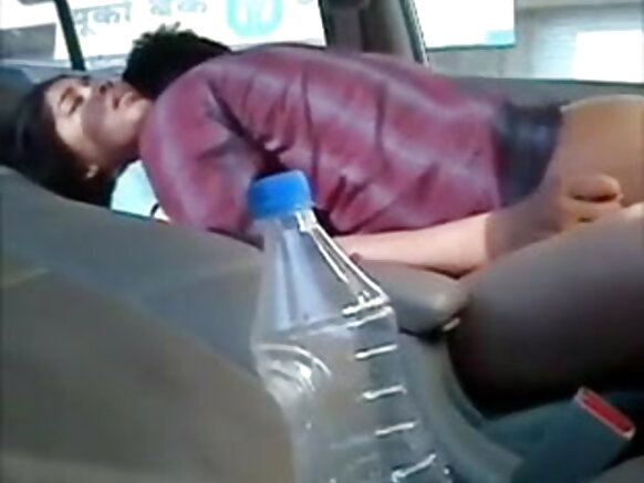 Filmu makko sexy indian chudai e nder oto ngam ndaarde e kala mobile