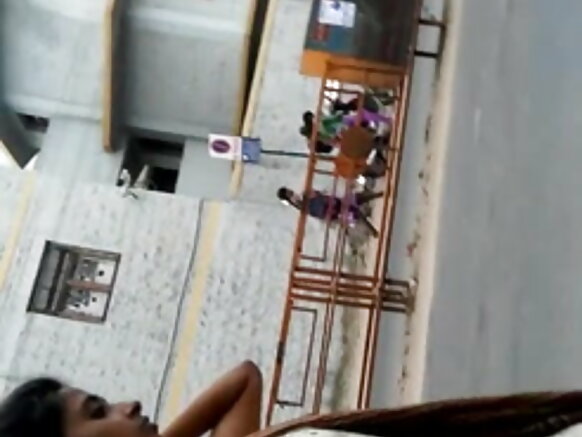 Ɓiɗɗo debbo salwar ɓuuɓɗo e nder wideyoo hindi