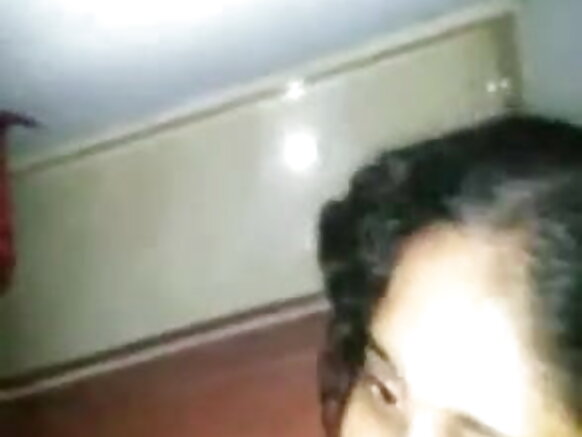 22 Linda Mallu Foto jokkere enɗam Hollywood jommbaajo jokkere enɗam ina wondi e ɓuuɓri no feewi