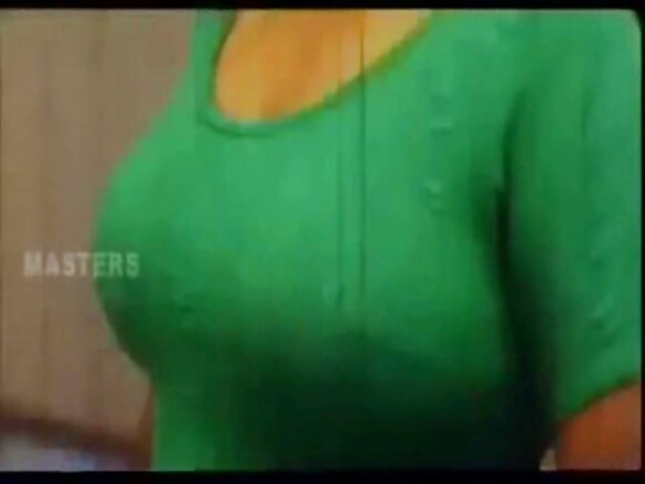 Hot actrice Mallu weltiima e jokkere enɗam e nder filmo sexy sexy hindi