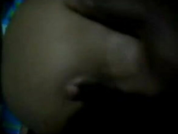 Kolkata Songachi ɗiɗo jommbaajo debbo e puccu nguu filmo hindi timmuɗo