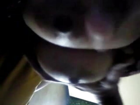 Koɗo debbo indiyanke ina manti no feewi foto mum mawɗo indiyanke sexy