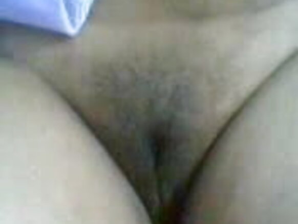 Ina foti wonde filmo hakkilantaagal sexy mo busty Mallu ummoriiɗo to leydi Indiya worgo, ɗo ƴiye e ɓuuɓri aunty ina njiyee.