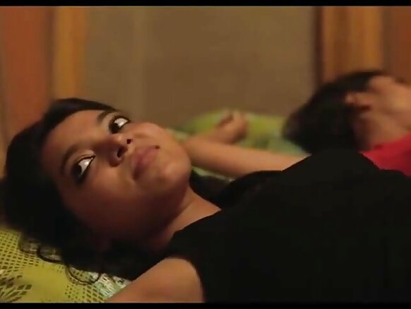 Ɓiɓɓe rewɓe indiyankooji ina muɓɓa video filmo enngele sexy
