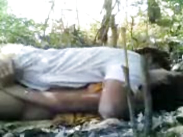 Hot Indian girl ina weltii e yaasi ina ndaara filmo sexy e gorko mum weltaare