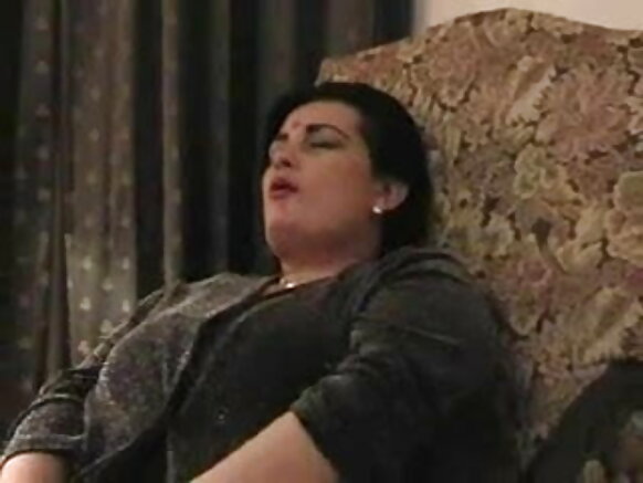 Indiya - BBW Domme ina ɓuuɓna ɓuuɓri mum
