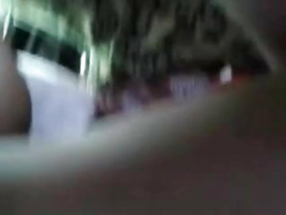 Ɓiɗɗo debbo indiyanke ɓuuɓɗo no feewi e sexy fucks gorko mum e nder oto e laawol ɓurngol ɓuuɓde filmo bf sexy