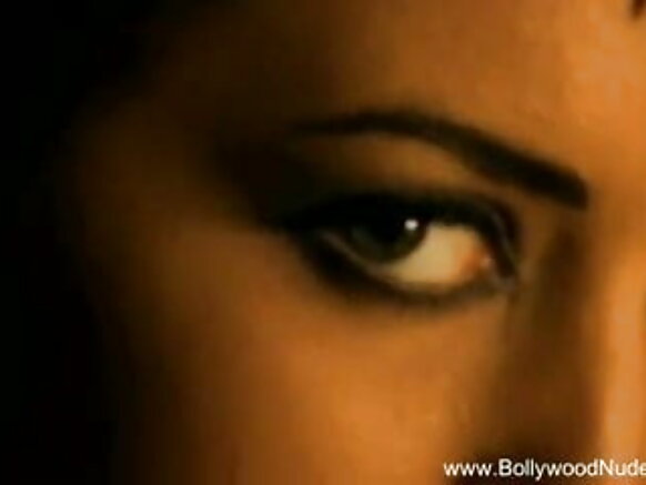 Natal jokkere enɗam Hollywood, suka debbo indiyanke naalanke, ina addana en ɓuuɓde