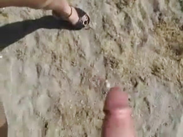 Sunny Leone ina hokka jom suudu mum ɓuuɓri e dow maayo filmo foto sexy