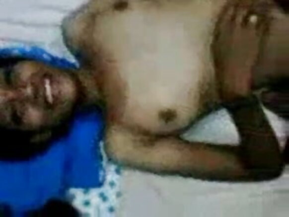Hot wideyoo telugu sexy wideyoo ummoraade e fuɗnaange leydi Indiya suka debbo ina hesɗitina fuck e nder defterdu telugu