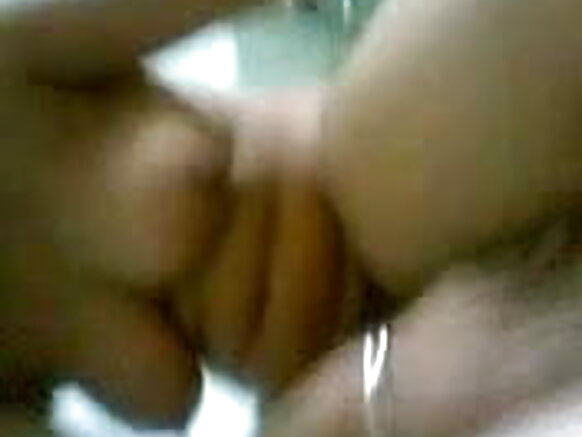 Neldu blowjob desi foto sexy e ɗemngal Engele to giɗo debbo keso