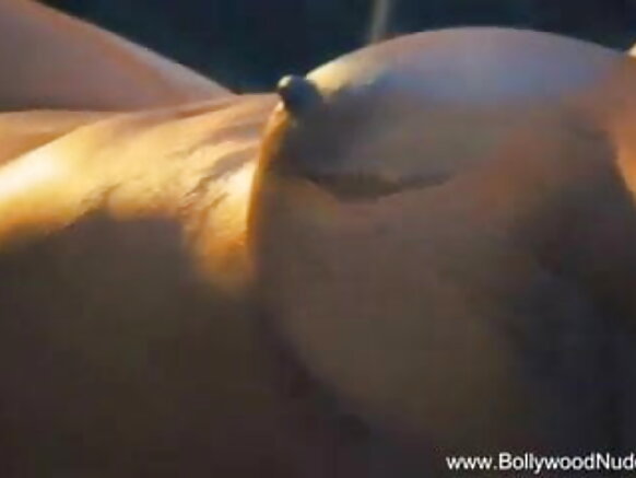 MILF men ina ndaara filmo sexy punjabi ngam yiɗde rewrude e sehilaaɓe