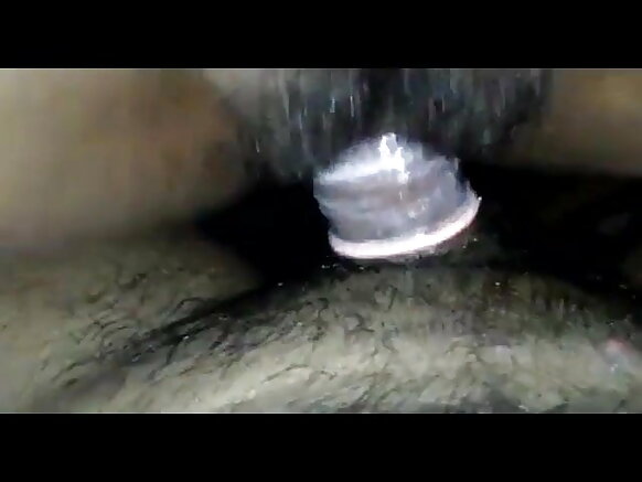 Hairy e sweaty pussy suka debbo indiyanke fucked e kondom ngam filmo video sexy e hindi