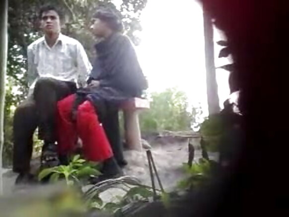 Kollirgol fenaande e nder park indiyankeejo e nder wideyoo sexy