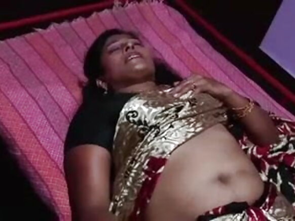 S.Indian Sofer Busty Mallu Aunty Jaɓii Massage E Sofer mum Film Sexy Keso