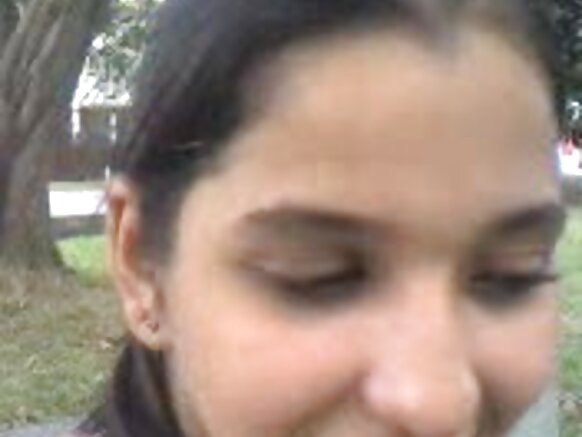 Indiya Hindi Sexy Ɓiɗɗo debbo Sucks timmuɗo e nder park yaajɗo