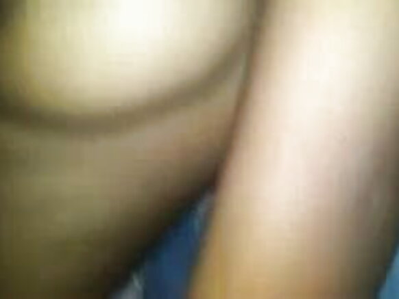Kosam jommbaajo indiyankeewo ina woni e caɗeele. Pinch giɗo on sexy film hindi video.