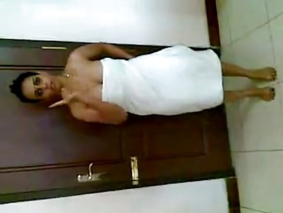 Debbo indiyanke ina waɗa filmo sexy